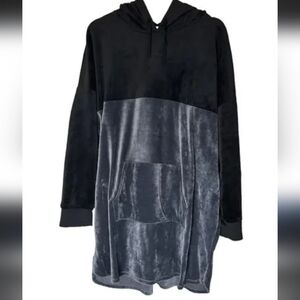 D n k y velor pullover dressed with the hood